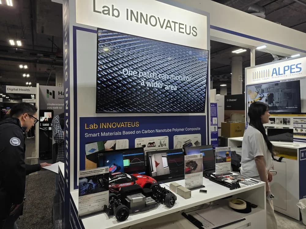 LAB INNOVATEUS exhibition booth presenting smart materials based on carbon nanotube polymer composites
